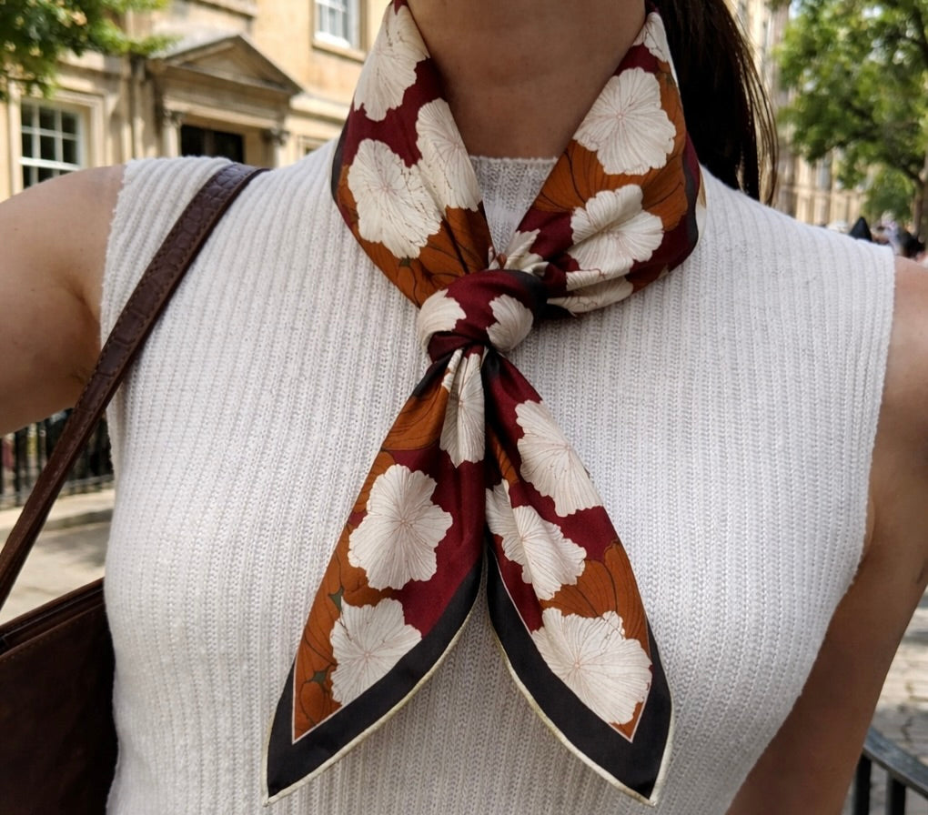Pañuelo estampado floral marrón
