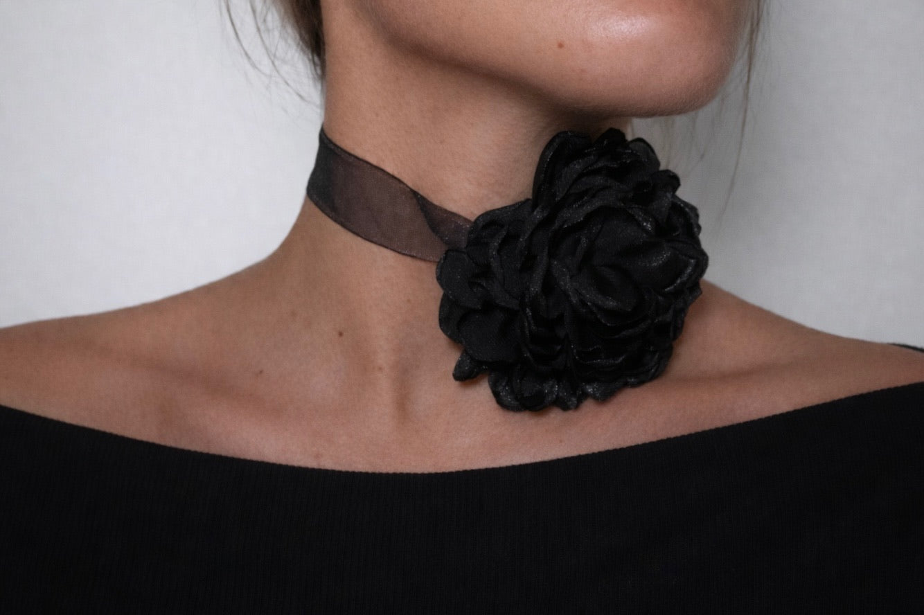 Choker Flor Negra