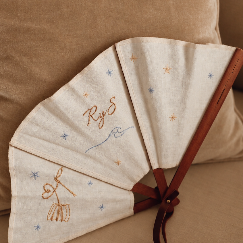 Abanico blanco bordado  - Diseño personalizado