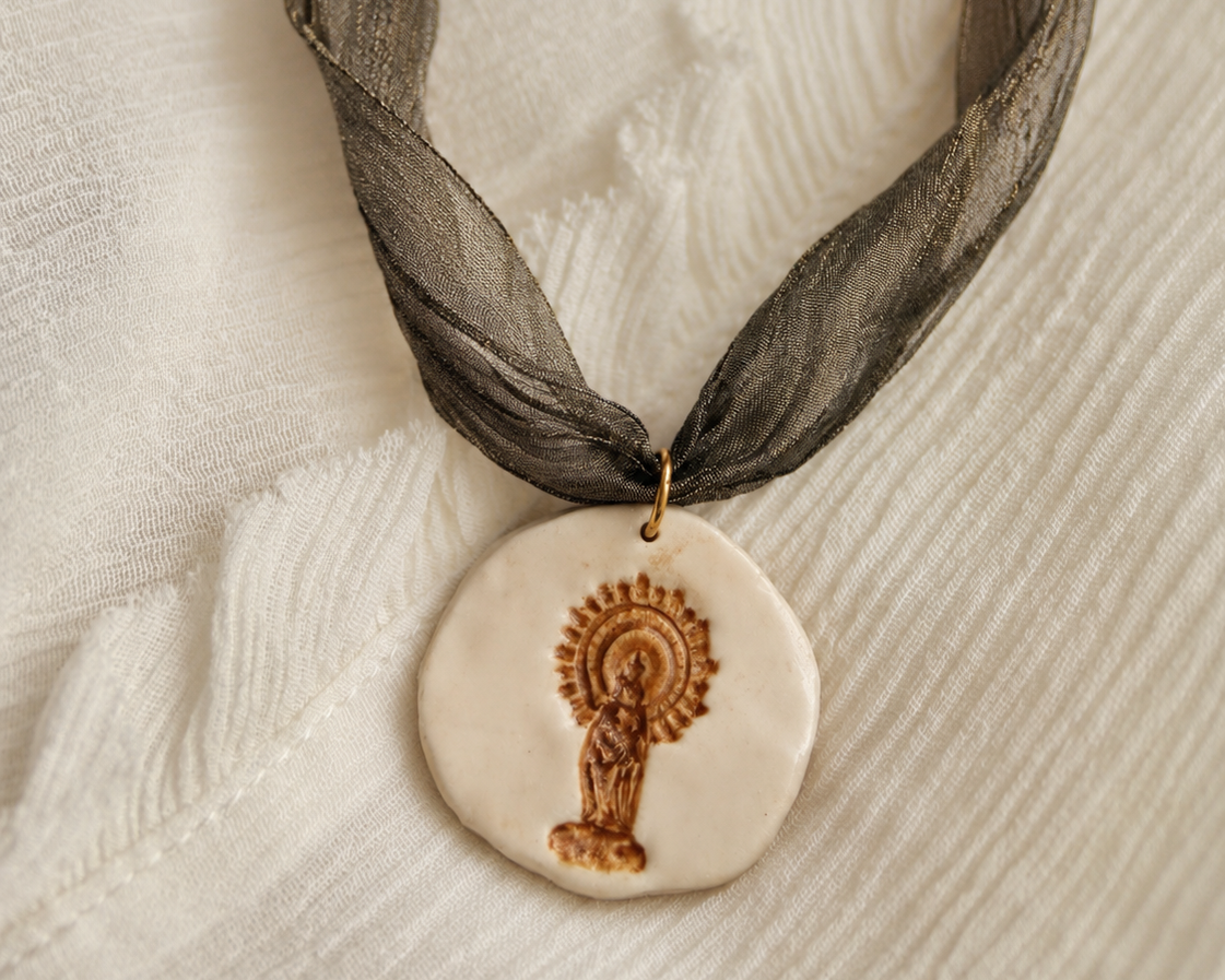 Medalla de Cerámica Artesanal – Virgen del Pilar