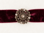 Choker de terciopelo burdeos con broche joya