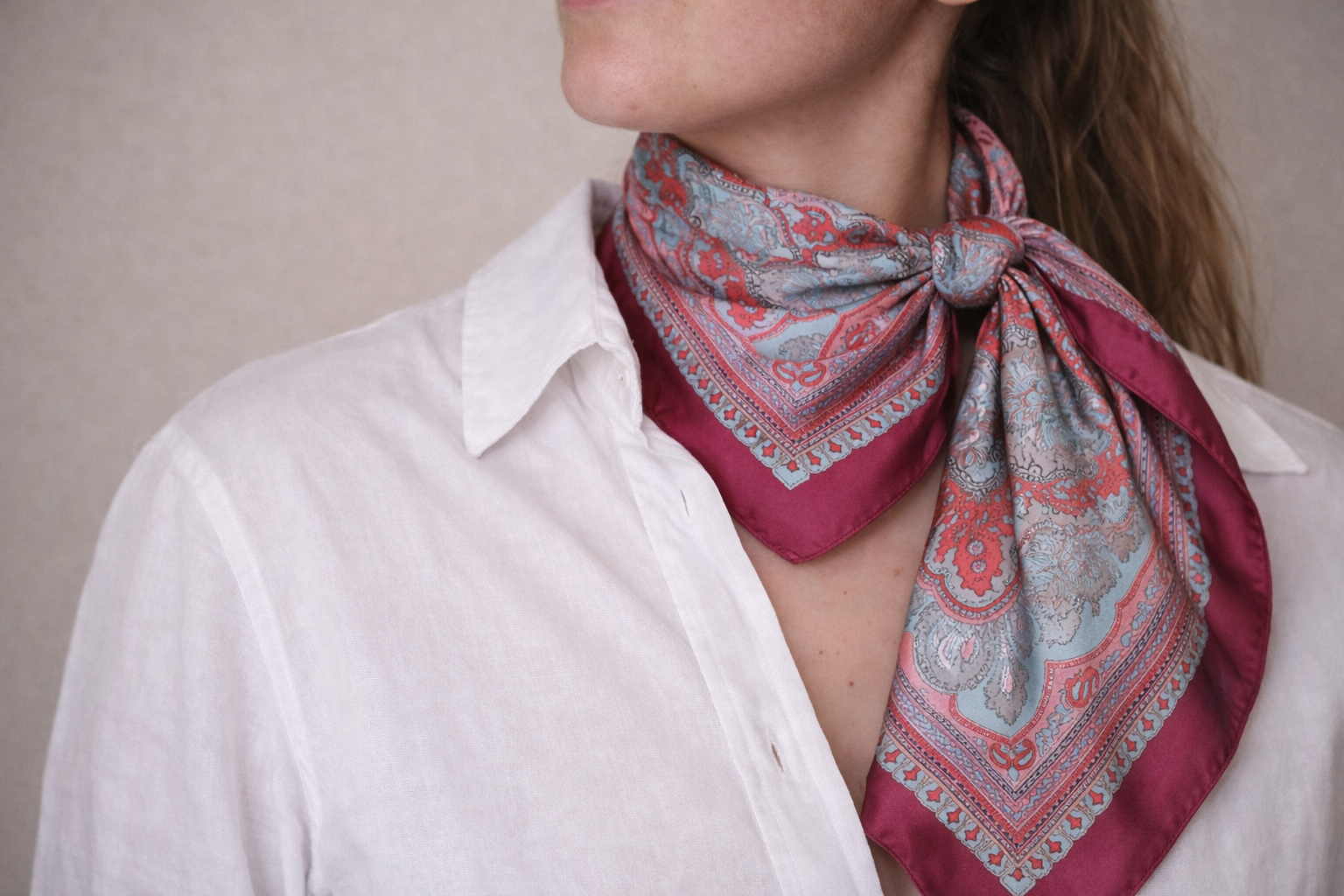Pañuelo satinado estampado